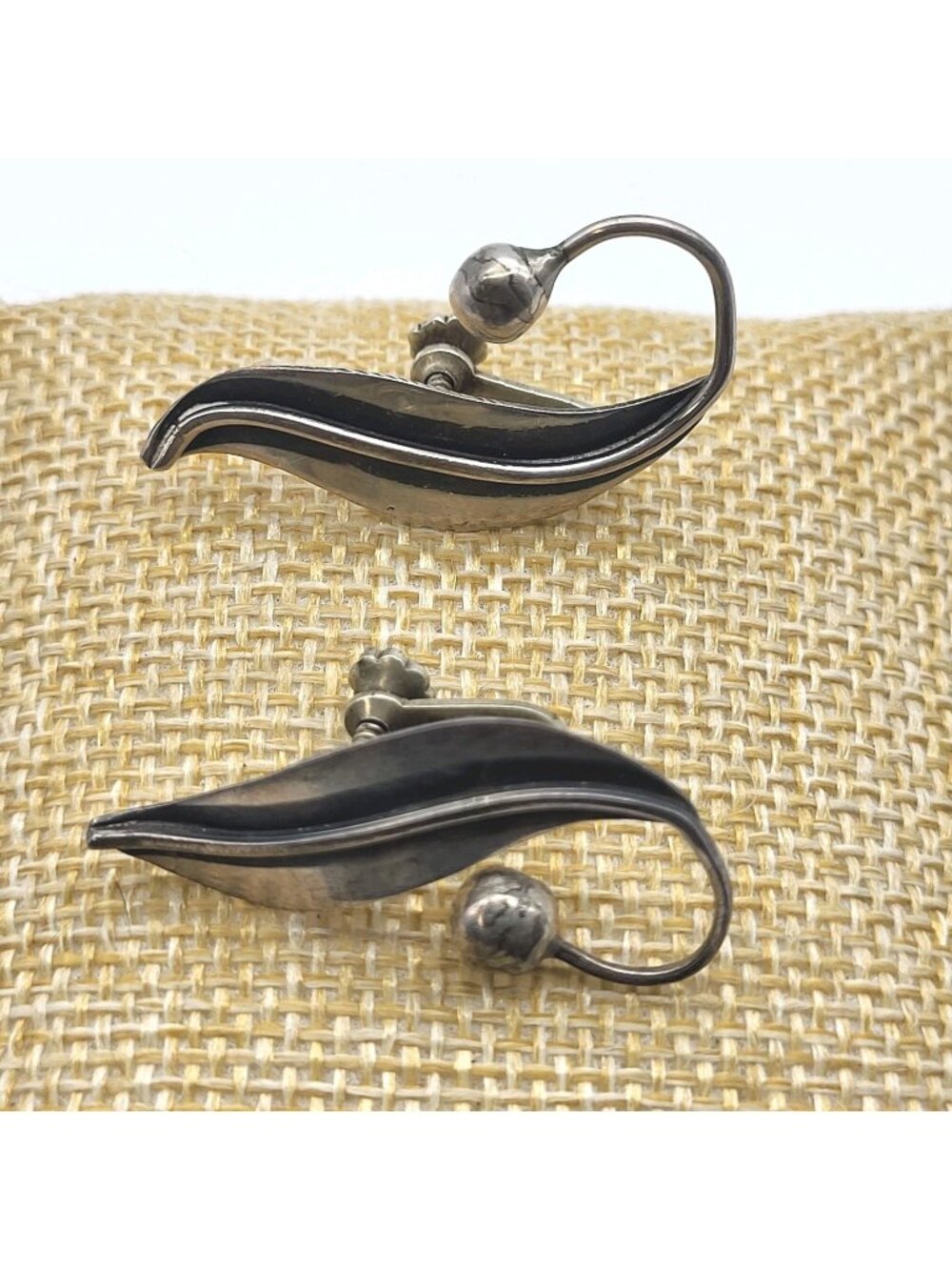 Stunning Mexico Sterling Silver Artisan Earrings Elegant sweeping screw back